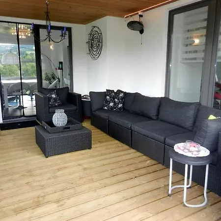 Cosy 10 Minutes From Track For 2 Persons 스타우몬트